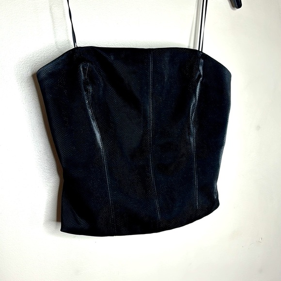 Kirious | Black Snakeskin STYLE cropped Fitted Top | Back Zippper | Trendy SZ M - Picture 1 of 8